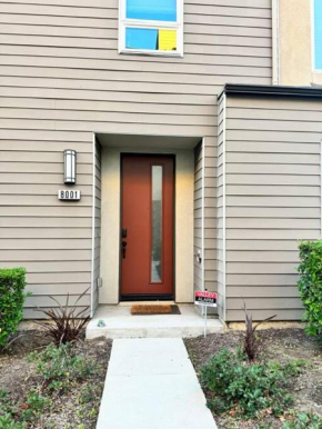 3 Bedroom Townhome with Large Living Area